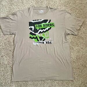 Fox Beige and Green Graphic Tee